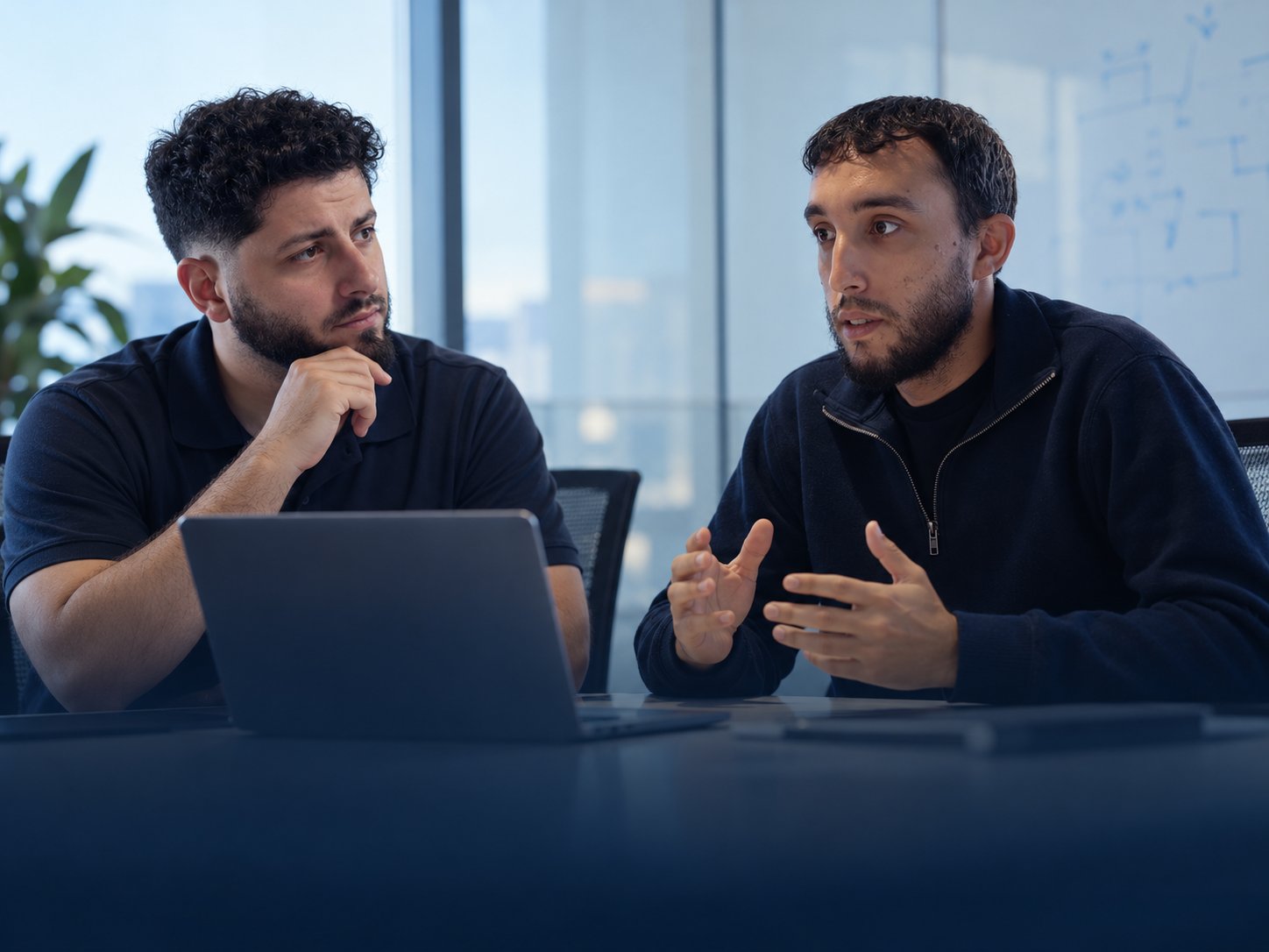 Portrait composé à partir des photos des deux cofondateurs de YNY Solutions en collaboration